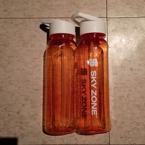 3/$10 🌟 NEW Set of 2 Sky Zone Orange & White Water Bottles Tumblers with Straws